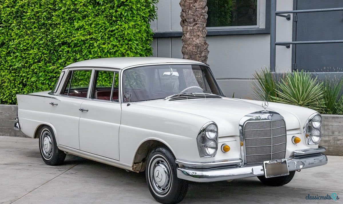 1965' Mercedes-Benz 220 photo #1