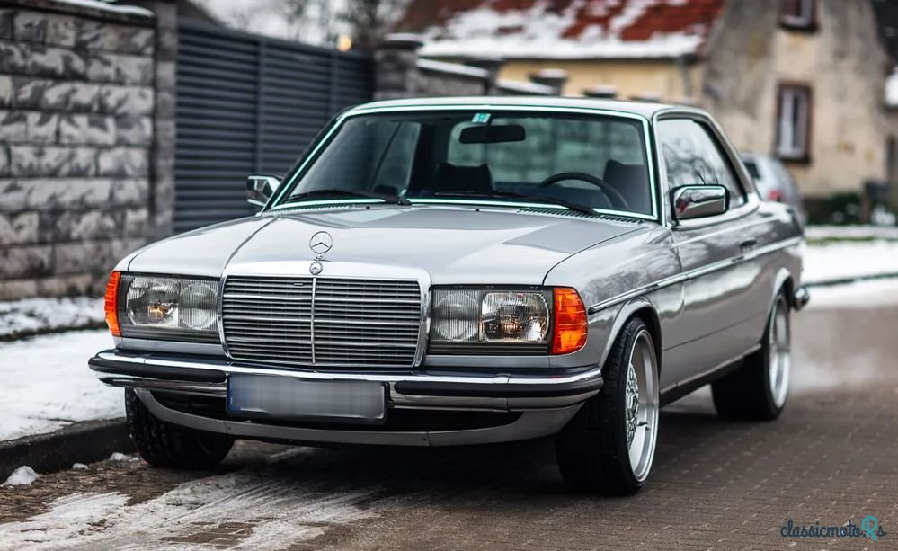 1977' Mercedes-Benz W123 photo #3