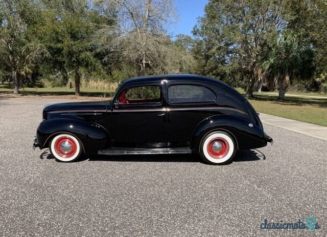 1939' Ford Deluxe photo #2
