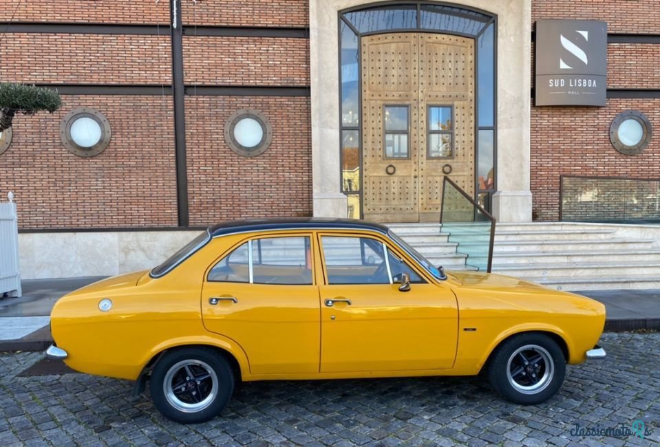 1970' Ford Escort photo #5