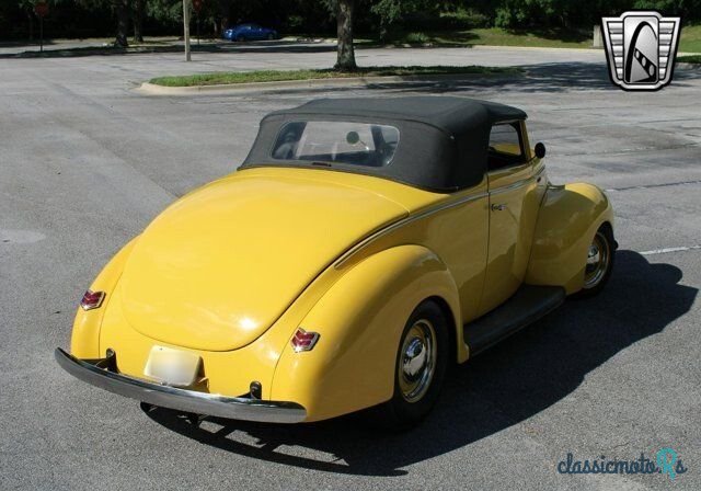 1940' Ford Custom photo #3