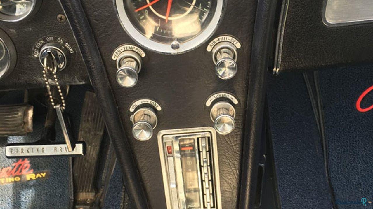 1964' Chevrolet Corvette photo #2