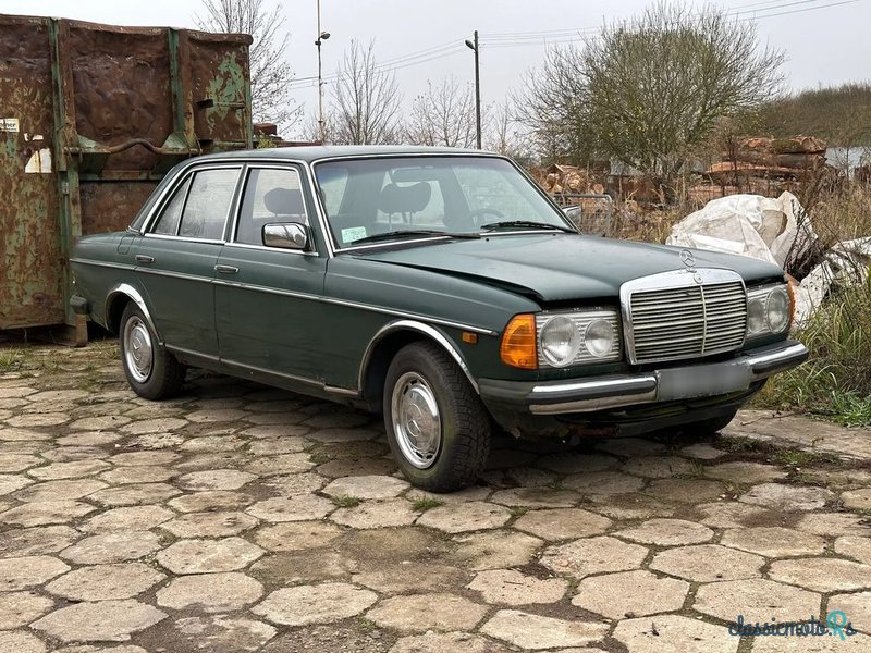 1979' Mercedes-Benz W123 photo #5