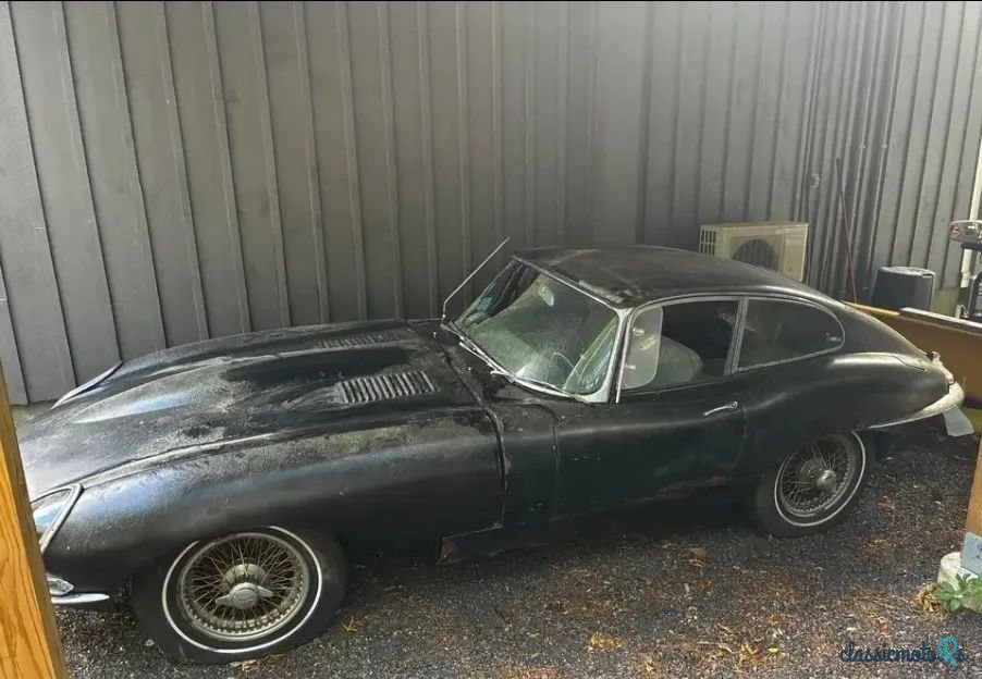 1965' Jaguar E-Type photo #1