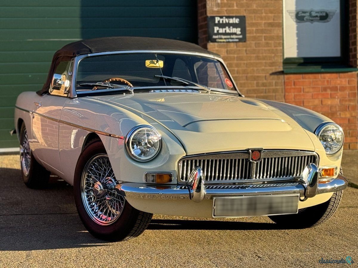 1969' MG MGC photo #1