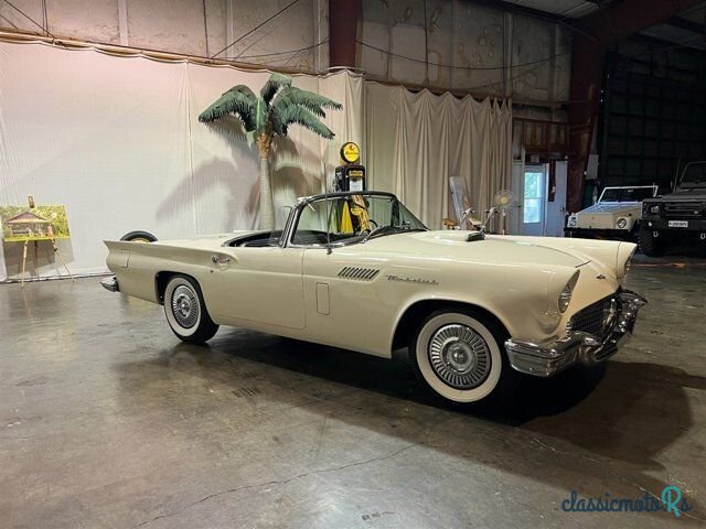 1957' Ford Thunderbird photo #1