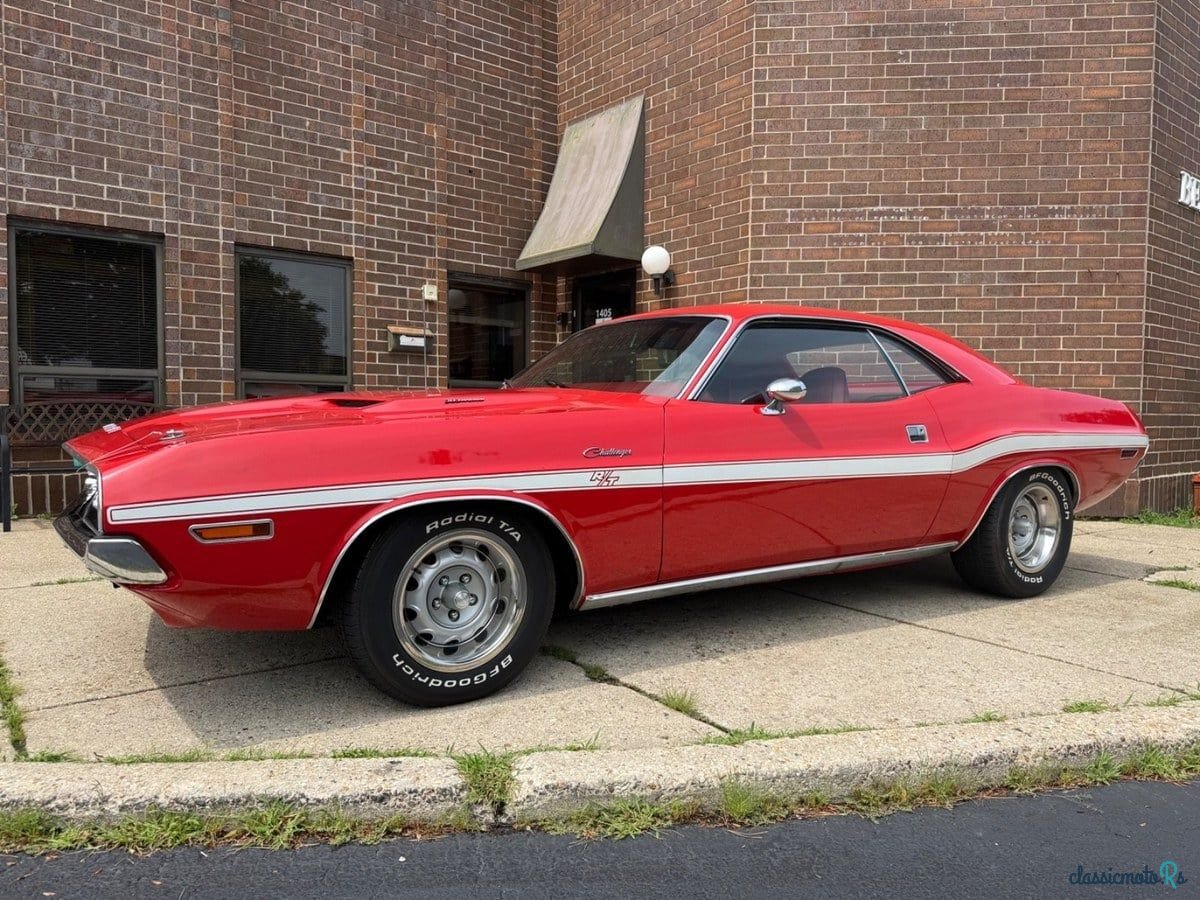 1970' Dodge Challenger photo #2