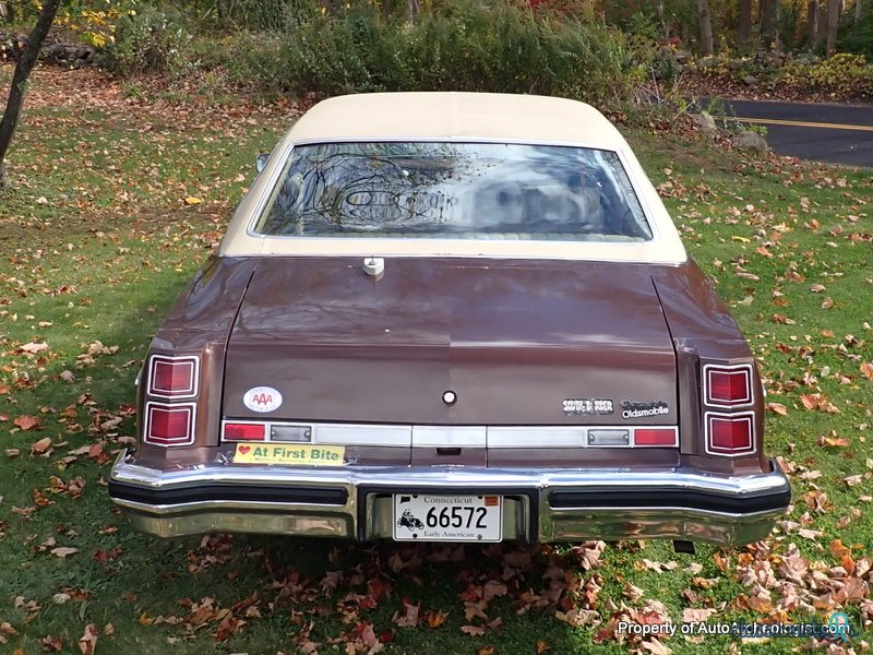 1977' Oldsmobile Cutlass S Colonnade Sedan photo #4