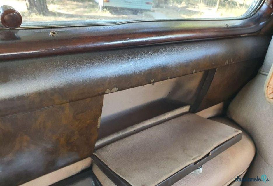 1947' Cadillac Fleetwood photo #1