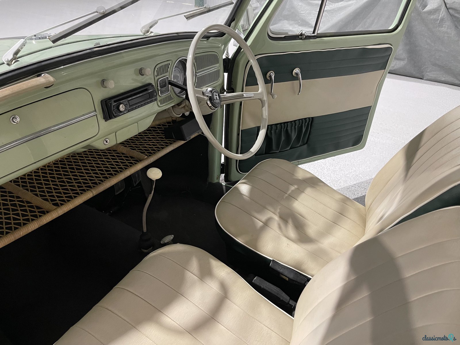 1967' Volkswagen Beatle photo #3