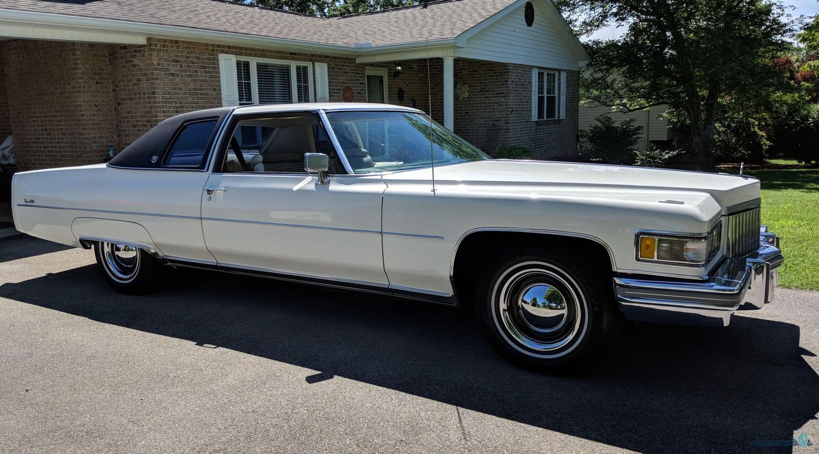 1975' Cadillac De Ville photo #3