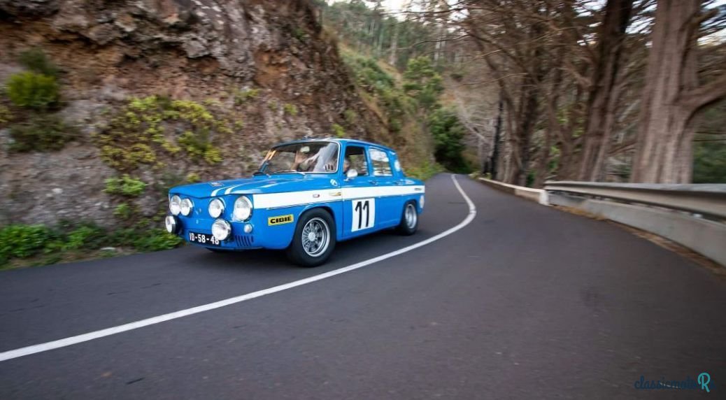 1967' Renault 8 photo #2