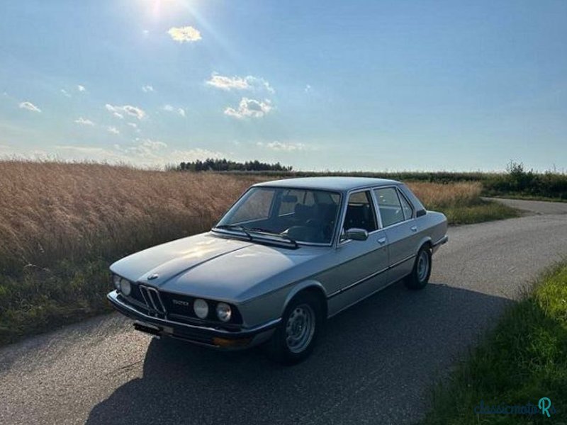 1979' BMW Seria 5 520 photo #1