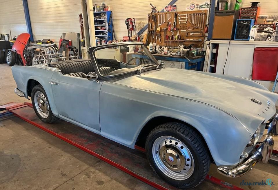 1964' Triumph TR4 photo #2