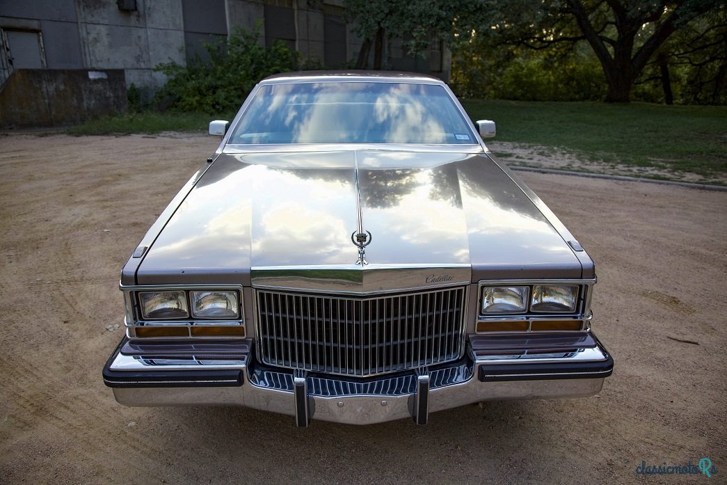 1982' Cadillac Seville photo #1