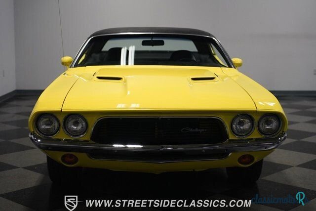 1972' Dodge Challenger photo #6