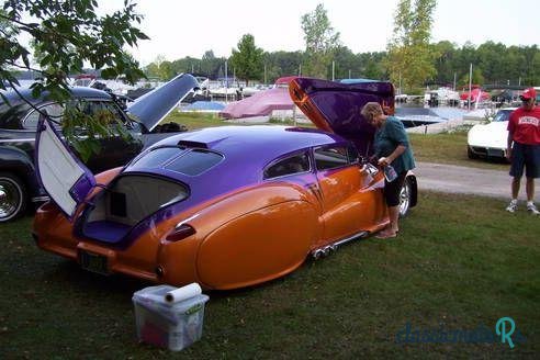 1947' Buick Roadmaster Sedanette photo #5