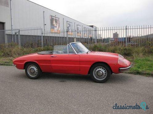 1969' Alfa Romeo 1750 Spider Veloce Duetto photo #3