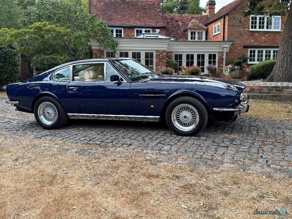 1988' Aston Martin V8 photo #3