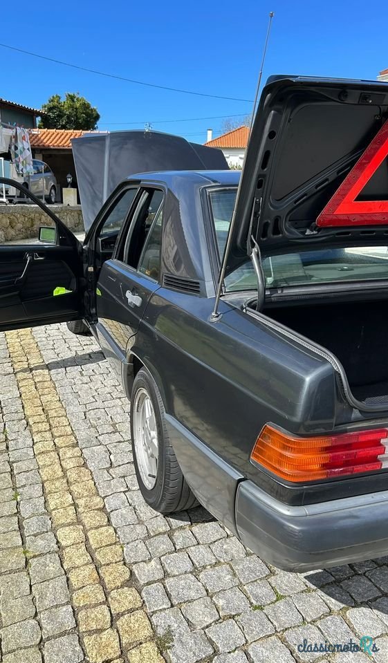 1989' Mercedes-Benz 190 D 2.5 photo #3