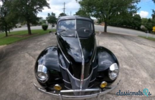 1940' Ford Deluxe photo #3