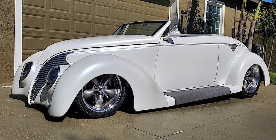 Custom 1933 Ford Roadster Has Staggered Wheels You Can Barely See
