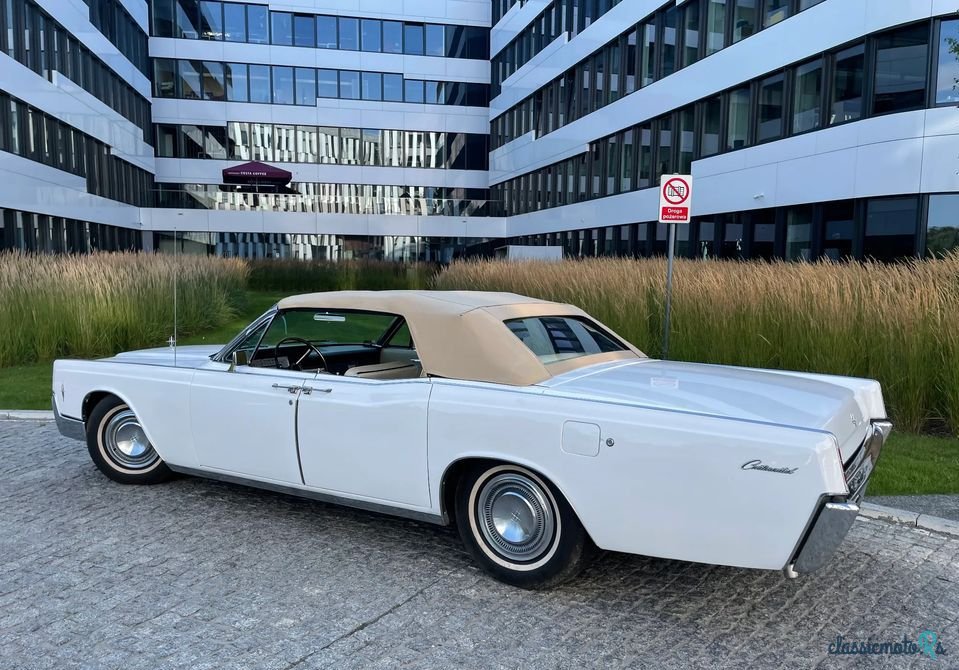 1966' Lincoln Continental photo #5
