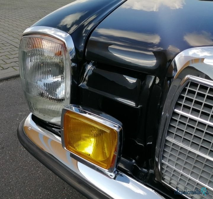 1976' Mercedes-Benz W115 photo #5