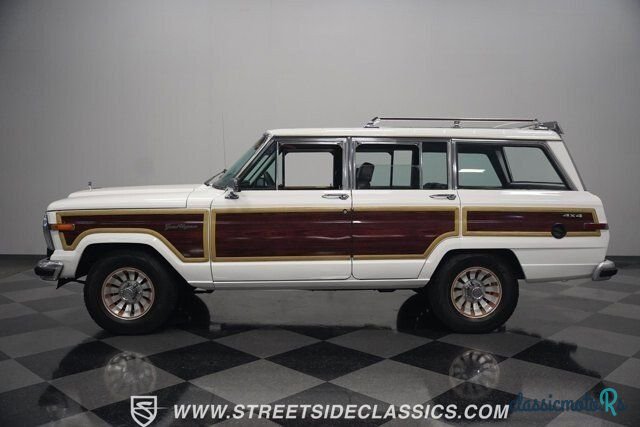 1988' Jeep Grand Wagoneer photo #2
