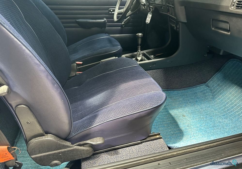 1980' BMW Seria 3 320 photo #6