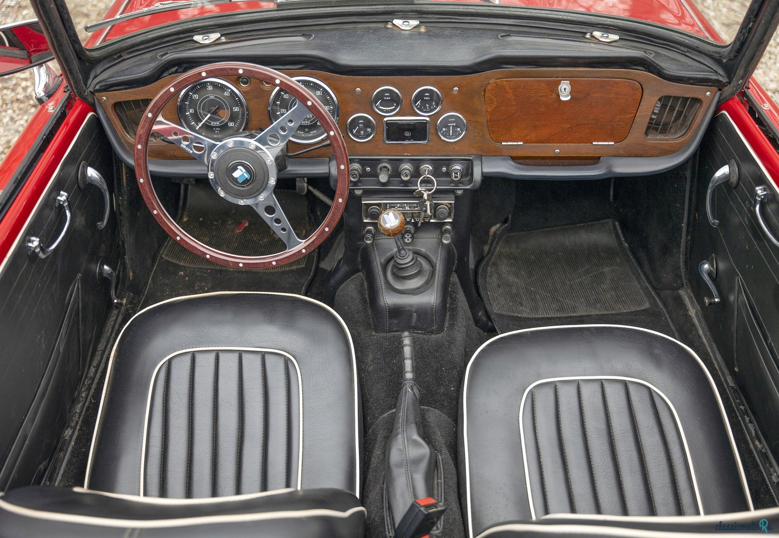 1967' Triumph TR4 photo #4