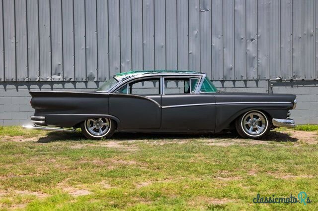 1957' Ford Fairlane photo #6