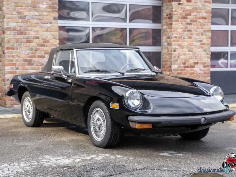 1977' Alfa Romeo Spider 2.0 photo #1