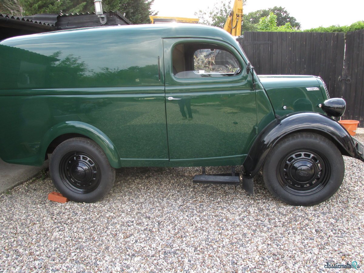 1953' Ford Thames photo #1