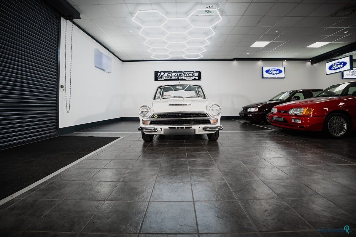 1966' Ford Cortina photo #3