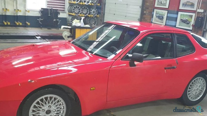 1979' Porsche 924 photo #1