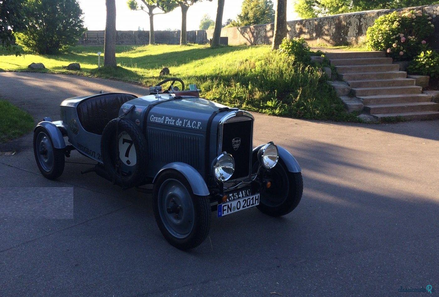 1930' Peugeot 201 photo #4