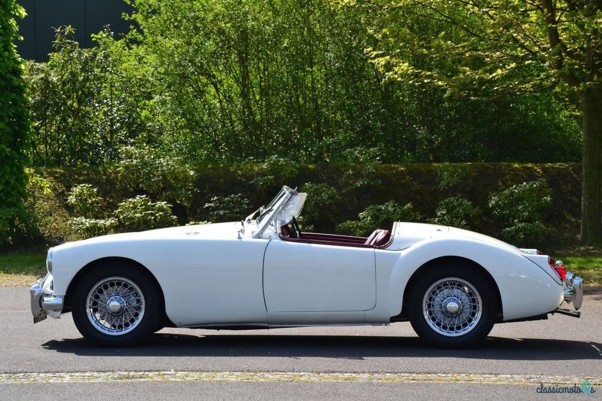 1960' MG MGA photo #2