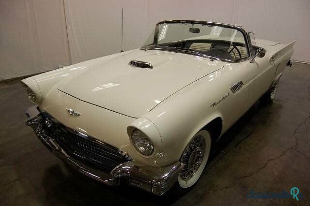 1957' Ford Thunderbird photo #3