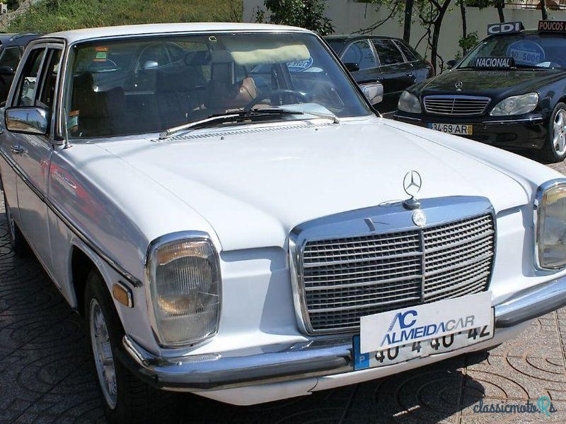 1974' Mercedes-Benz 240 D Automático photo #1
