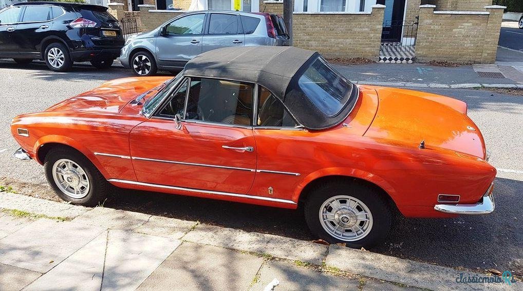 1977' Fiat 124 photo #1