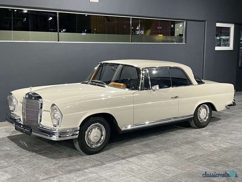 1967' Mercedes-Benz 250 SE photo #5