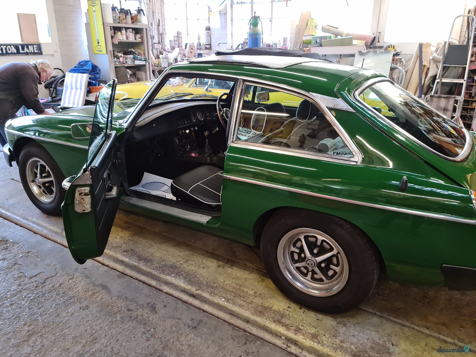 1977' MG Mgb Gt photo #2