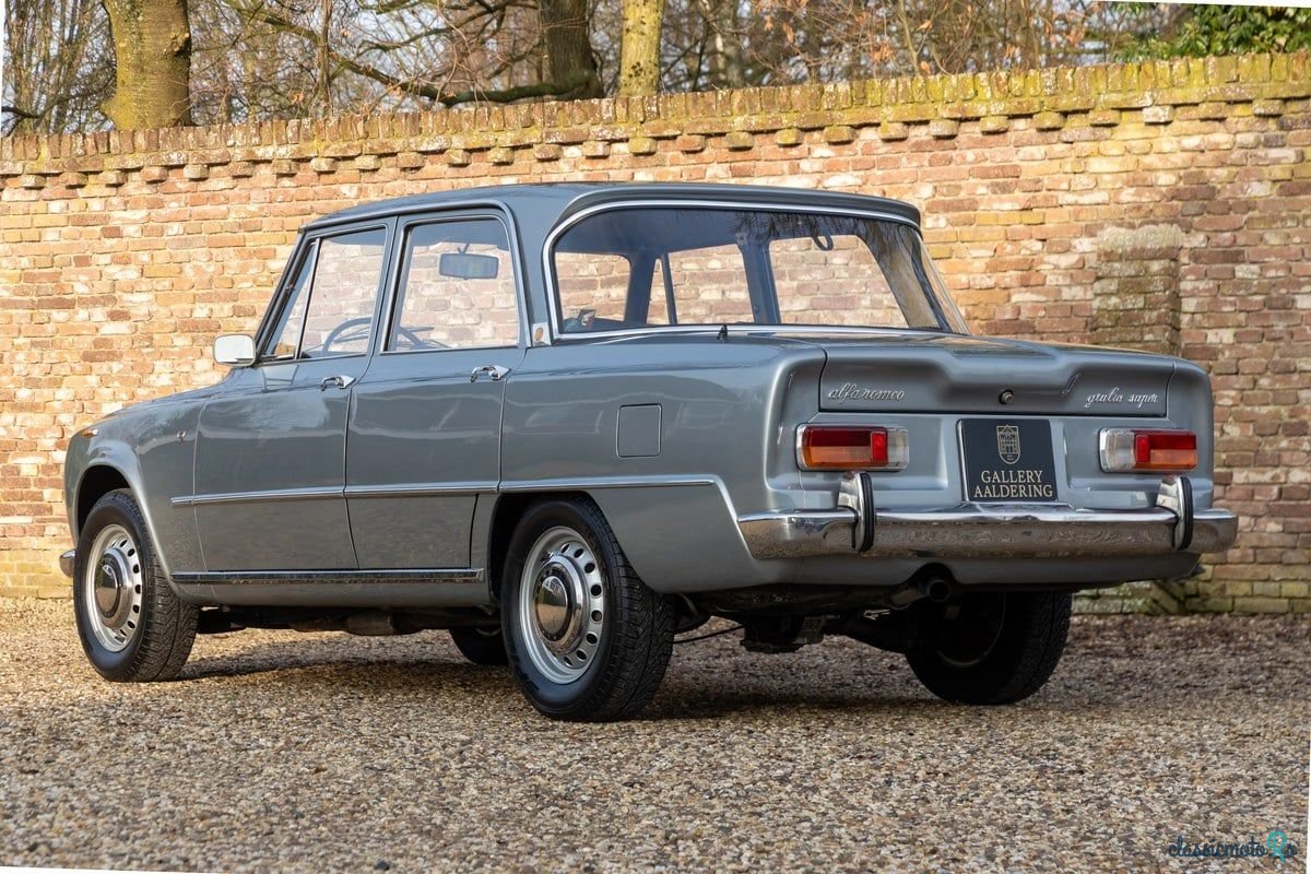 1968' Alfa Romeo Giulia photo #2
