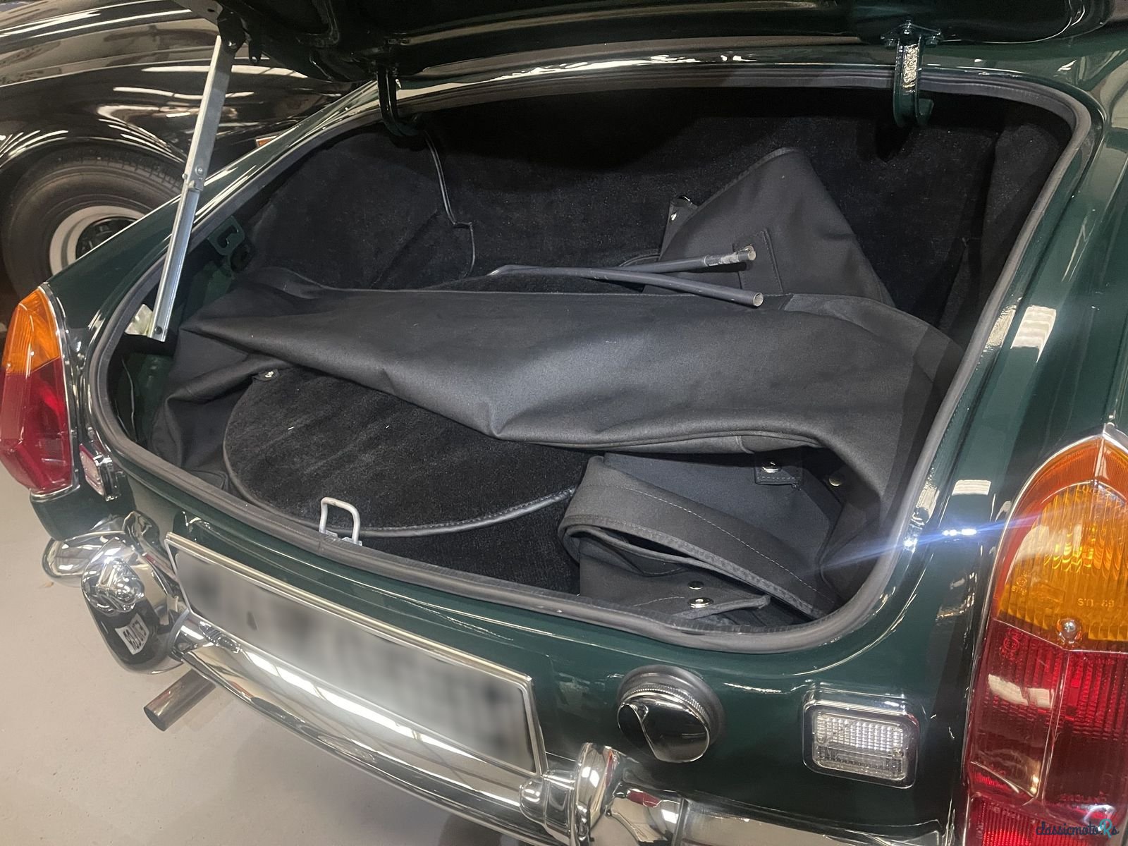 1970' MG MGB photo #2