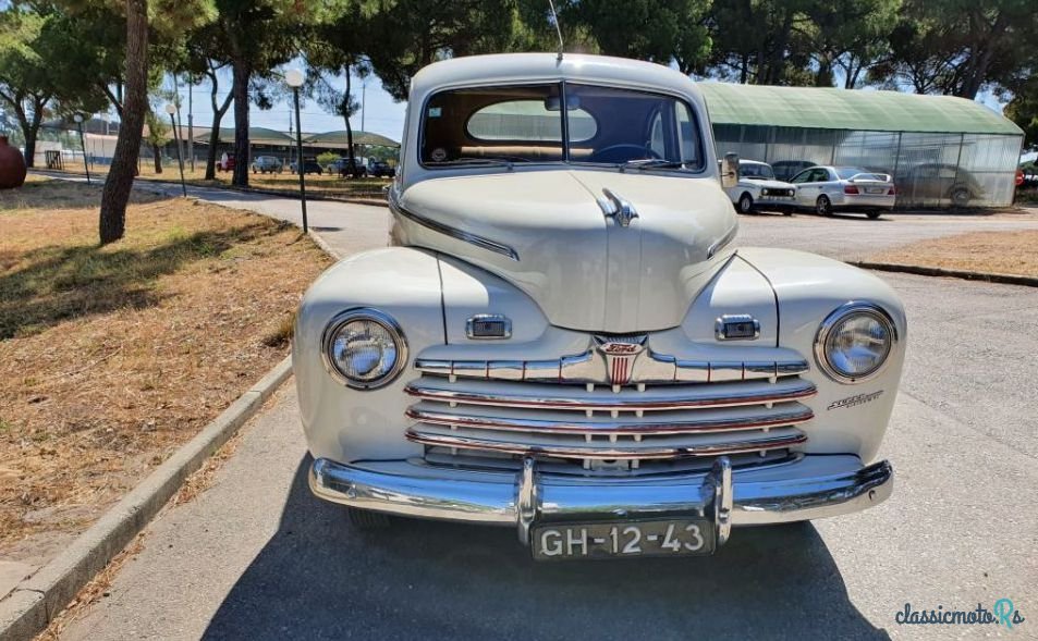 1947' Ford V8 Berline photo #5