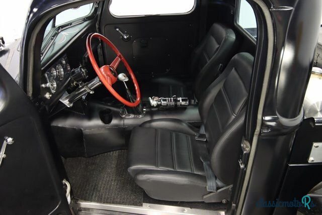 1947' Ford Pickup photo #3