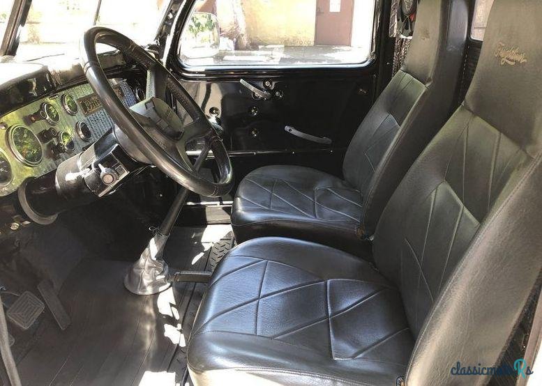 1947' Diamond T 201 photo #2