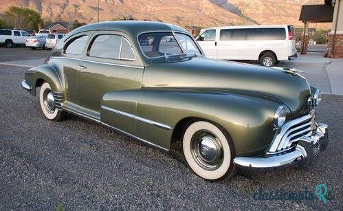 1948' Oldsmobile 68 Sedanette photo #1