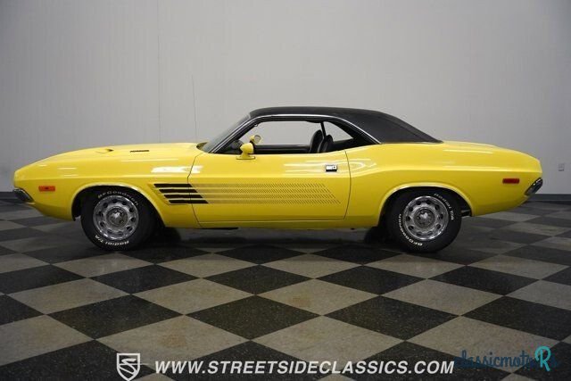 1972' Dodge Challenger photo #2